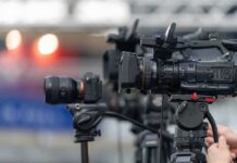 Google Maps Renames Lake Ontario as “Lake America” Professional video cameras on tripods