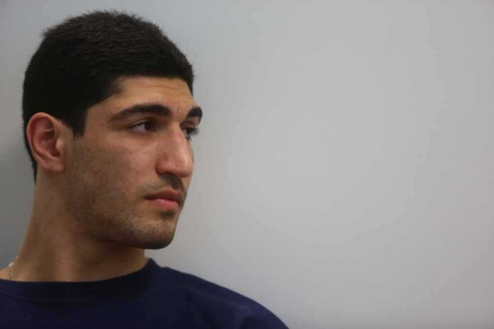 shutterstock_612198452 Enes Kanter looking to the side against a plain background