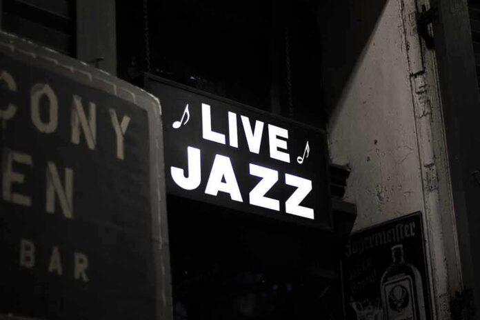 Live jazz neon sign at night